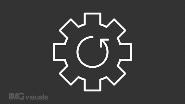 Process optimization white line icon. Animated gear icon. Automated operation. Efficiency improvement. Isolated illustration on dark background. Transition alpha video. Motion graphic